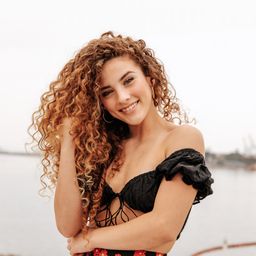 Sofie Dossi