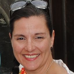 Julie Favreau